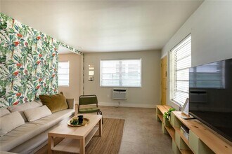 320 NE 55th Terrace in Miami, FL - Building Photo - Building Photo