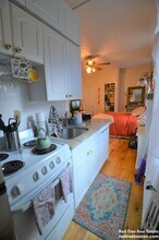 108 Myrtle St, Unit 3 in Boston, MA - Building Photo - Building Photo