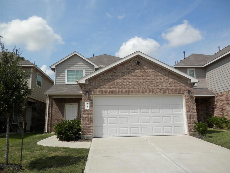 3831 W Alessano Ln in Katy, TX - Foto de edificio