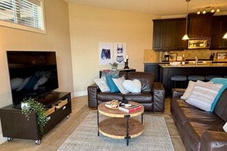 4026 Pritchard Dr N in West Kelowna, BC - Building Photo - Building Photo