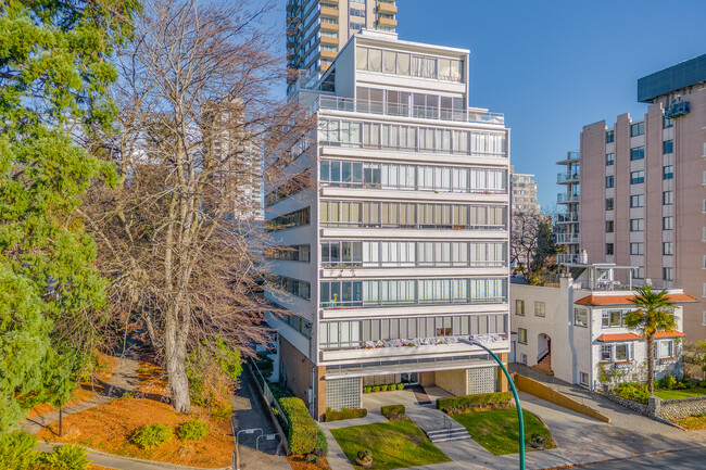 The Beach Park in Vancouver, BC - Building Photo - Building Photo