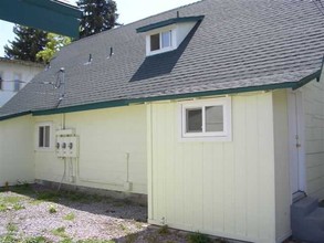 604-608 N Mt Shasta Dr in Mount Shasta, CA - Building Photo - Building Photo