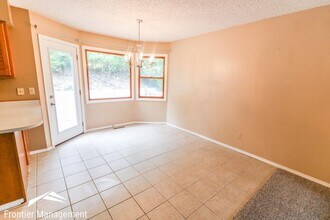 912 Connecticut Ave in Manhattan, KS - Building Photo - Building Photo