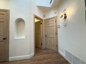 712 Elizabeth Ln in Menlo Park, CA - Building Photo - Building Photo