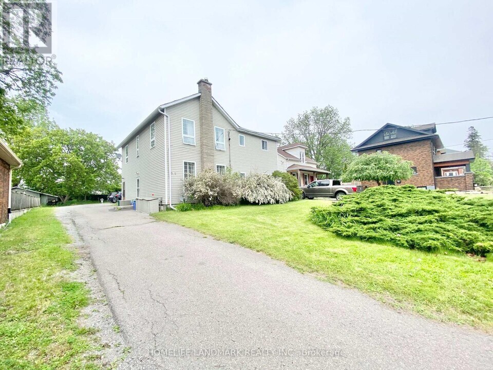 292-292 William St E in Oshawa, ON - Building Photo