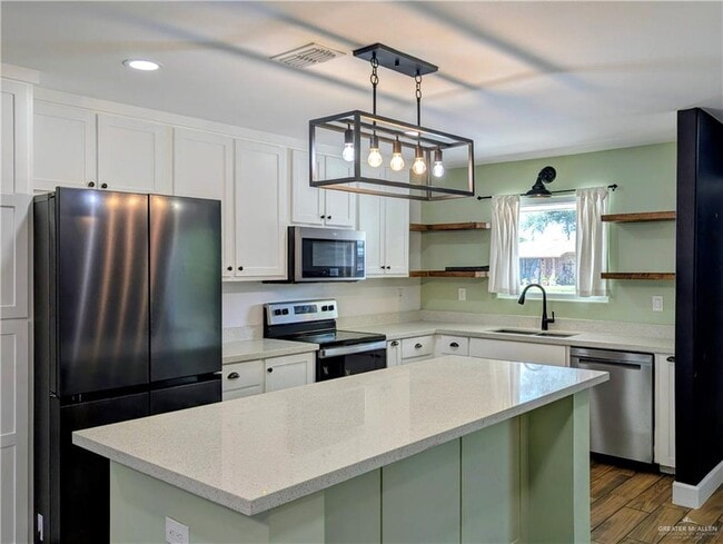 14 Harvey St in McAllen, TX - Building Photo - Building Photo