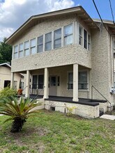 Scarlett House in Gainesville, FL - Foto de edificio - Building Photo