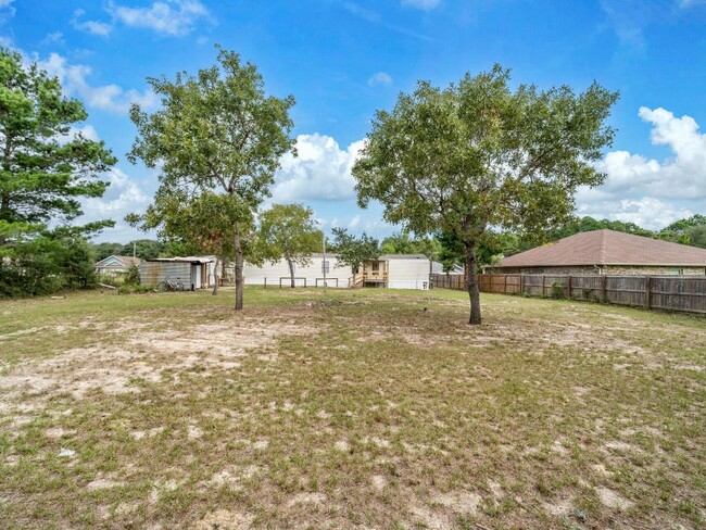 8377 Segura St in Navarre, FL - Foto de edificio - Building Photo