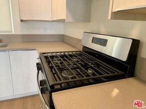 626 N Kingsley Dr in Los Angeles, CA - Building Photo - Building Photo