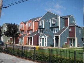 Omni Point Apartments in Providence, RI - Foto de edificio - Building Photo