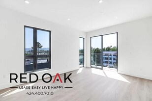 12444 Chandler Blvd in Valley Village, CA - Building Photo
