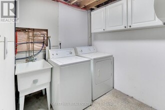 34 Violet St in Barrie, ON - Building Photo - Building Photo