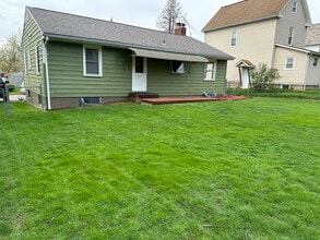 622 Barmore Ave in Grove City, PA - Building Photo - Building Photo