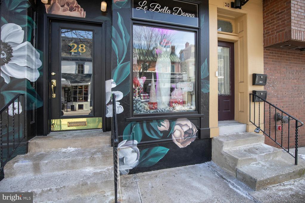 30 W State St in Doylestown, PA - Building Photo