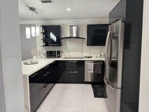 2837 W 75th St in Hialeah, FL - Building Photo - Building Photo