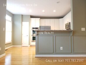 1490 Northern Neck Dr in Vienna, VA - Building Photo - Building Photo