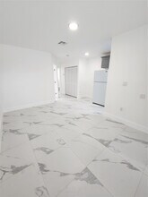 2466 Lincoln St in Hollywood, FL - Building Photo - Building Photo