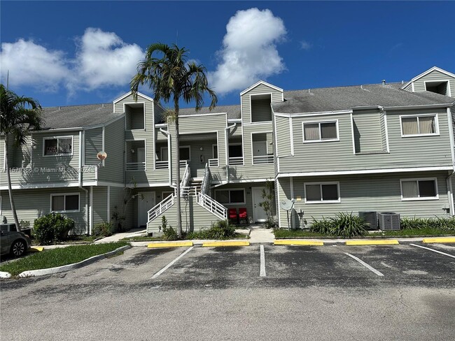 3437 NW 44th St in Lauderdale Lakes, FL - Building Photo - Building Photo