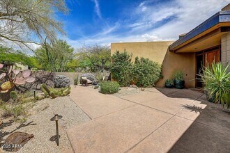 10687 E Fernwood Ln in Scottsdale, AZ - Building Photo - Building Photo