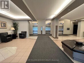 900-2900 Dynes Rd in Ottawa, ON - Building Photo - Building Photo