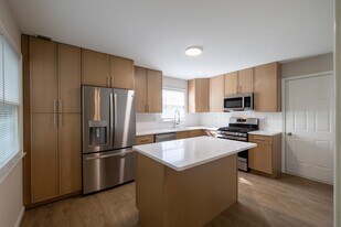 Village at Bridgewater in Bridgewater, NJ - Building Photo