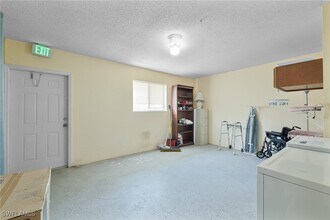 402 Arthur Ave in Lehigh Acres, FL - Foto de edificio - Building Photo