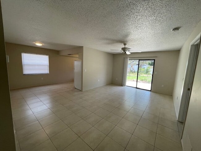 1826 Rita St in Sarasota, FL - Building Photo - Building Photo