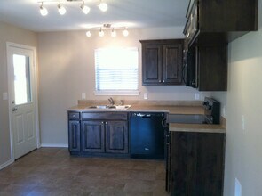 18031 Loring Ln in Lindale, TX - Building Photo - Building Photo