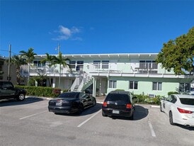 321 SE 15th Ave in Deerfield Beach, FL - Building Photo