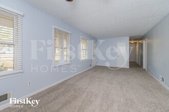 195 King David Dr SW in Lilburn, GA - Foto de edificio - Building Photo