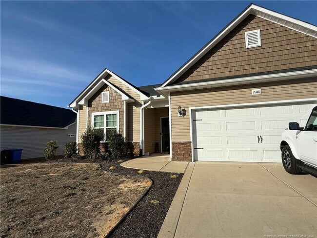 2040 Stonewash Dr in Fayetteville, NC - Building Photo - Building Photo