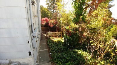 735 Edwards St in Crockett, CA - Foto de edificio - Building Photo