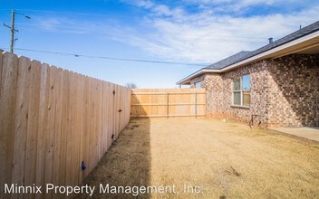 9802 Avenue U in Lubbock, TX - Building Photo - Building Photo
