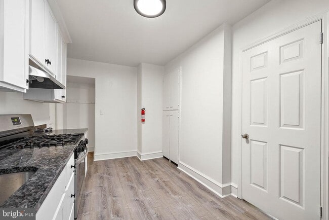 property at 1502 W 14th St