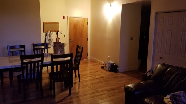 54 Green St, Unit 202 in Leominster, MA - Building Photo - Building Photo