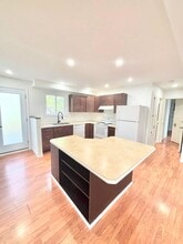 19 Day St in Fredericton, NB - Building Photo - Building Photo