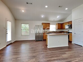 8065 Plateau Dr in Fort Worth, TX - Building Photo - Building Photo