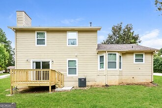 3042 Medina Dr in Jonesboro, GA - Foto de edificio - Building Photo