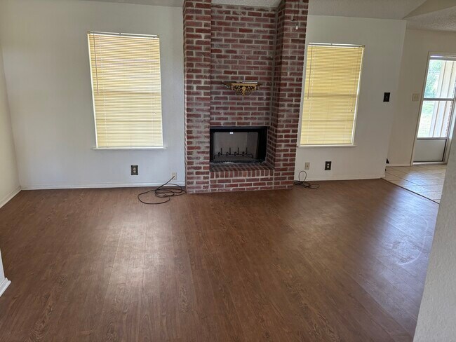 349 Glenvalley Cir in Bandera, TX - Building Photo - Building Photo
