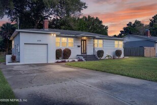 6338 Mercer Cir W in Jacksonville, FL - Building Photo