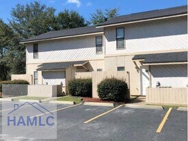 107 Gilbert St in Hinesville, GA - Building Photo