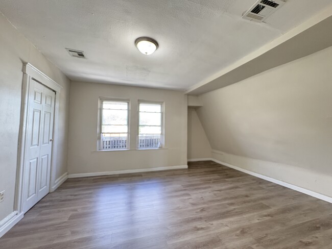 22 Dover St, Unit 3 in Newark, NJ - Building Photo - Building Photo