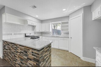 18767 Glen Briar Ln in Houston, TX - Building Photo - Building Photo