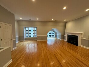 708 N Dearborn St in Chicago, IL - Building Photo - Building Photo