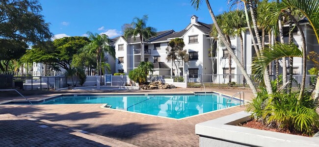 11295 W Atlantic Blvd in Coral Springs, FL - Foto de edificio - Building Photo