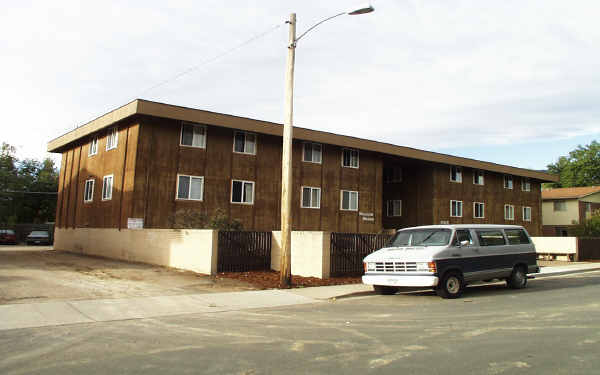 Madison Manor in Boulder, CO - Building Photo