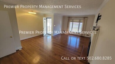 12607 S Pope Lick Rd in Jeffersontown, KY - Building Photo - Building Photo