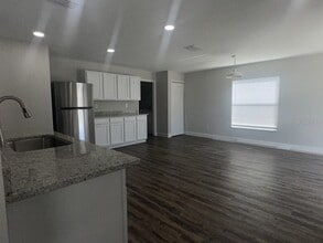 2141 Ashley Lakes Dr in Odessa, FL - Building Photo - Building Photo