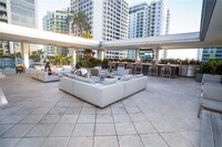 1395 Brickell Ave, Unit 3005 in Miami, FL - Foto de edificio - Building Photo