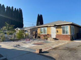 521 E 3rd Ave in La Habra, CA - Building Photo